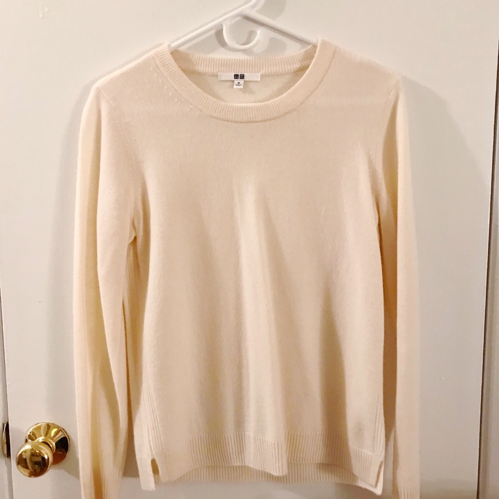 Cream Uniqlo Crewneck Sweater
